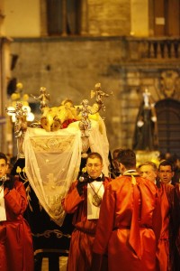Sulmona (Aq). Venerdi Santo. Edizione 2013. Processione, il Cristo.